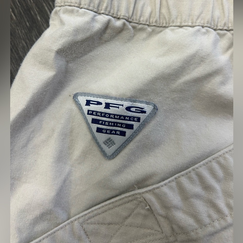 Columbia Men’s PFG Khaki Beige Outdoor Activities Cargo shorts. Size XXL - Picture 6 of 9